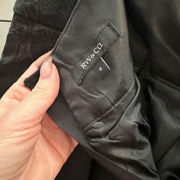 Skirt - Picture 3 of 4
